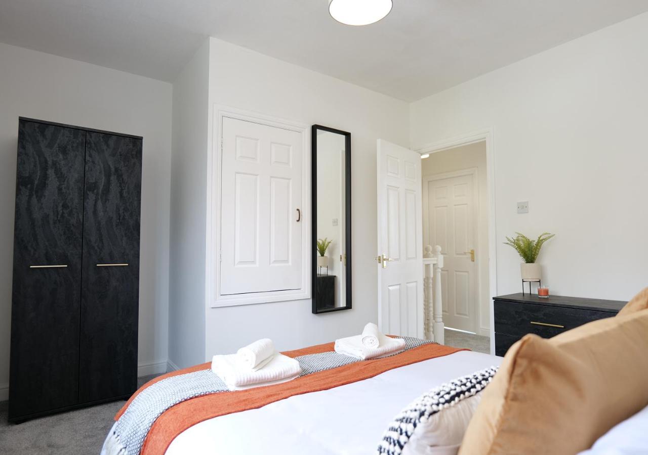 Modern Spark Home With Parking, Garden, Wi-Fi Birmingham Zewnętrze zdjęcie
