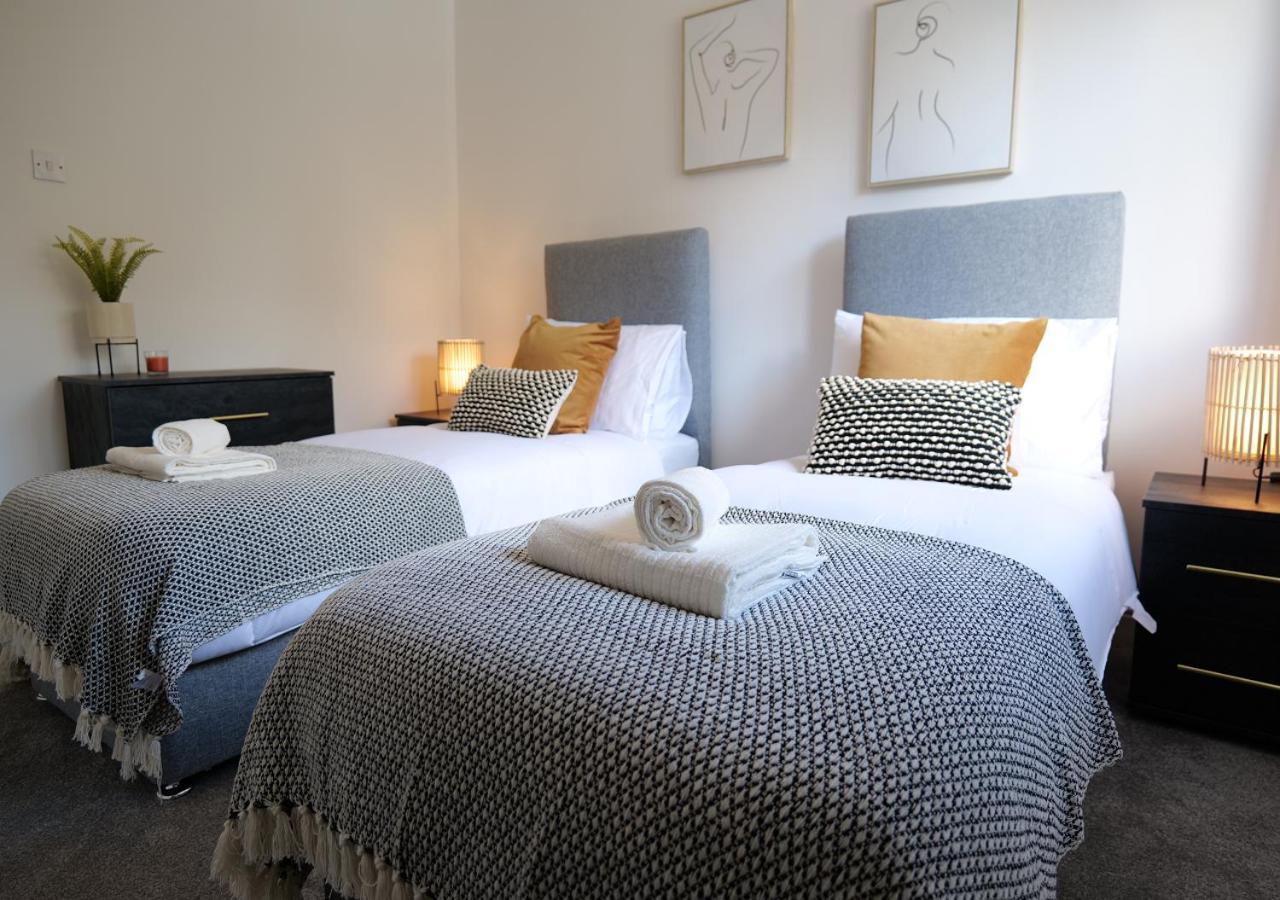 Modern Spark Home With Parking, Garden, Wi-Fi Birmingham Zewnętrze zdjęcie