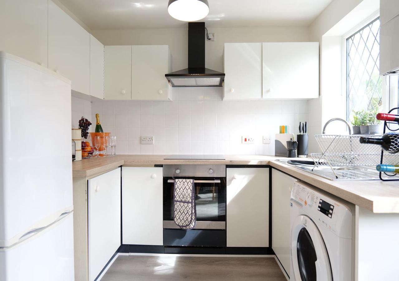 Modern Spark Home With Parking, Garden, Wi-Fi Birmingham Zewnętrze zdjęcie